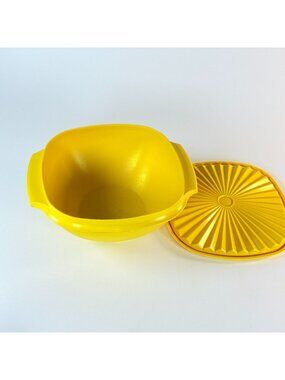 Vintage Tupperware Bowl & Lid Sunburst Yellow Model 836-8/837-5 Square